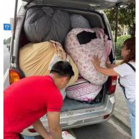 王姐上门回收旧衣服